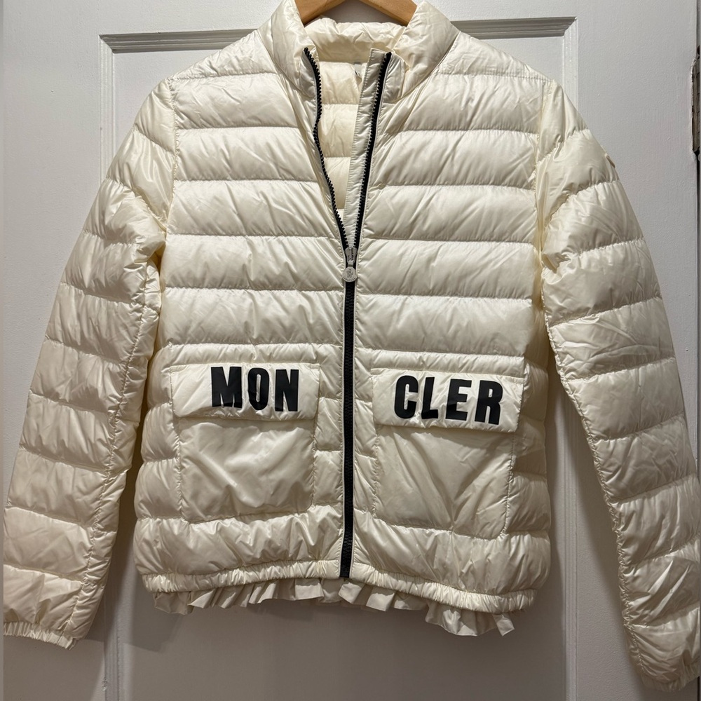 Moncler Girls Violette logo print ruffle detail down jacket